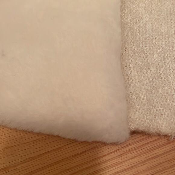 Umgee USA Turtle Neck Drop Off Shoulder Sweater fur on sleeves Small - Picture 4 of 7